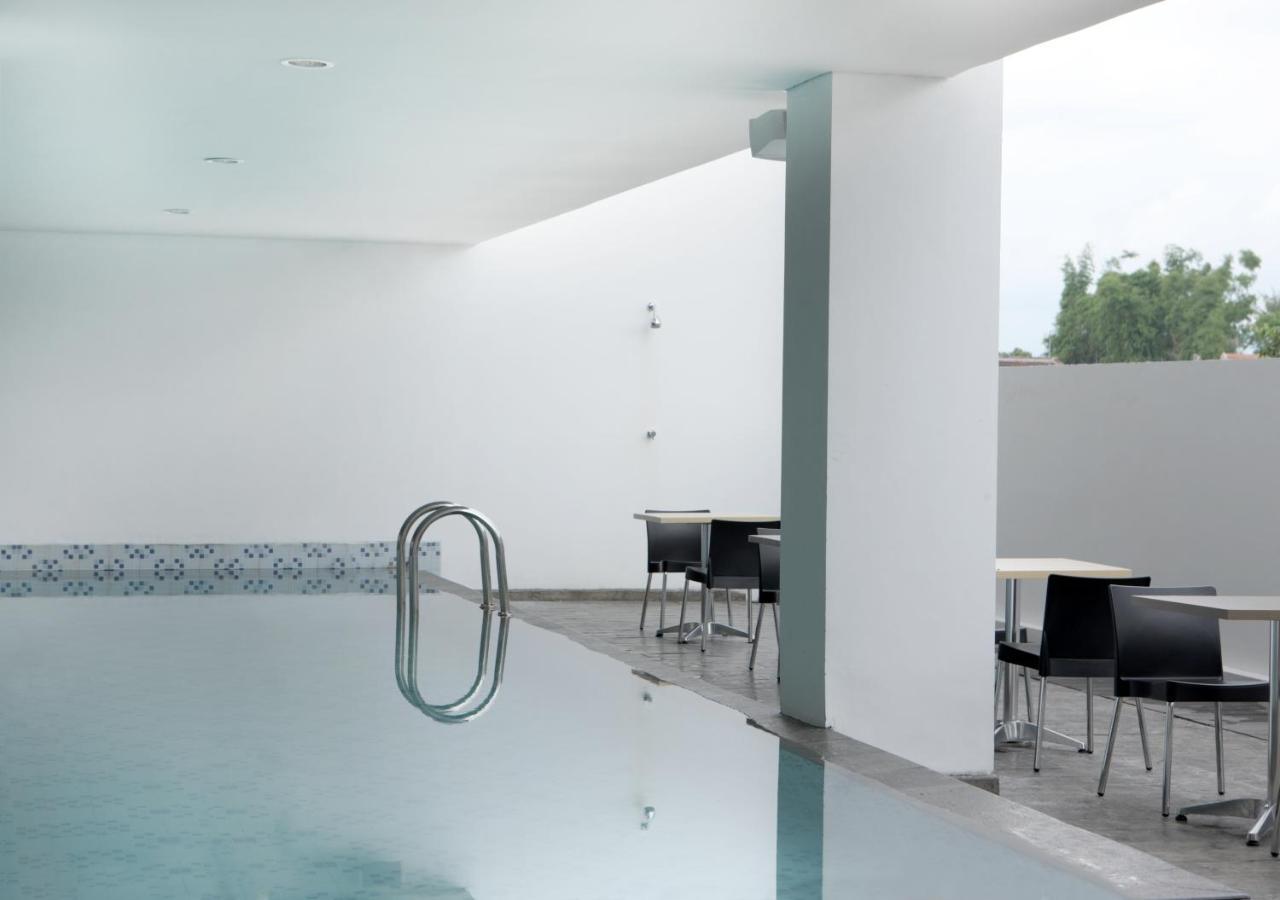 Amaris Hotel Malang Zewnętrze zdjęcie