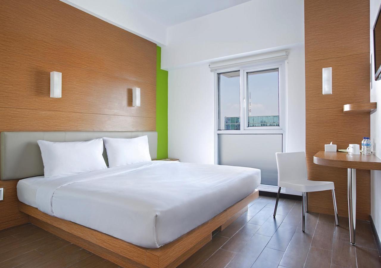 Amaris Hotel Malang Zewnętrze zdjęcie