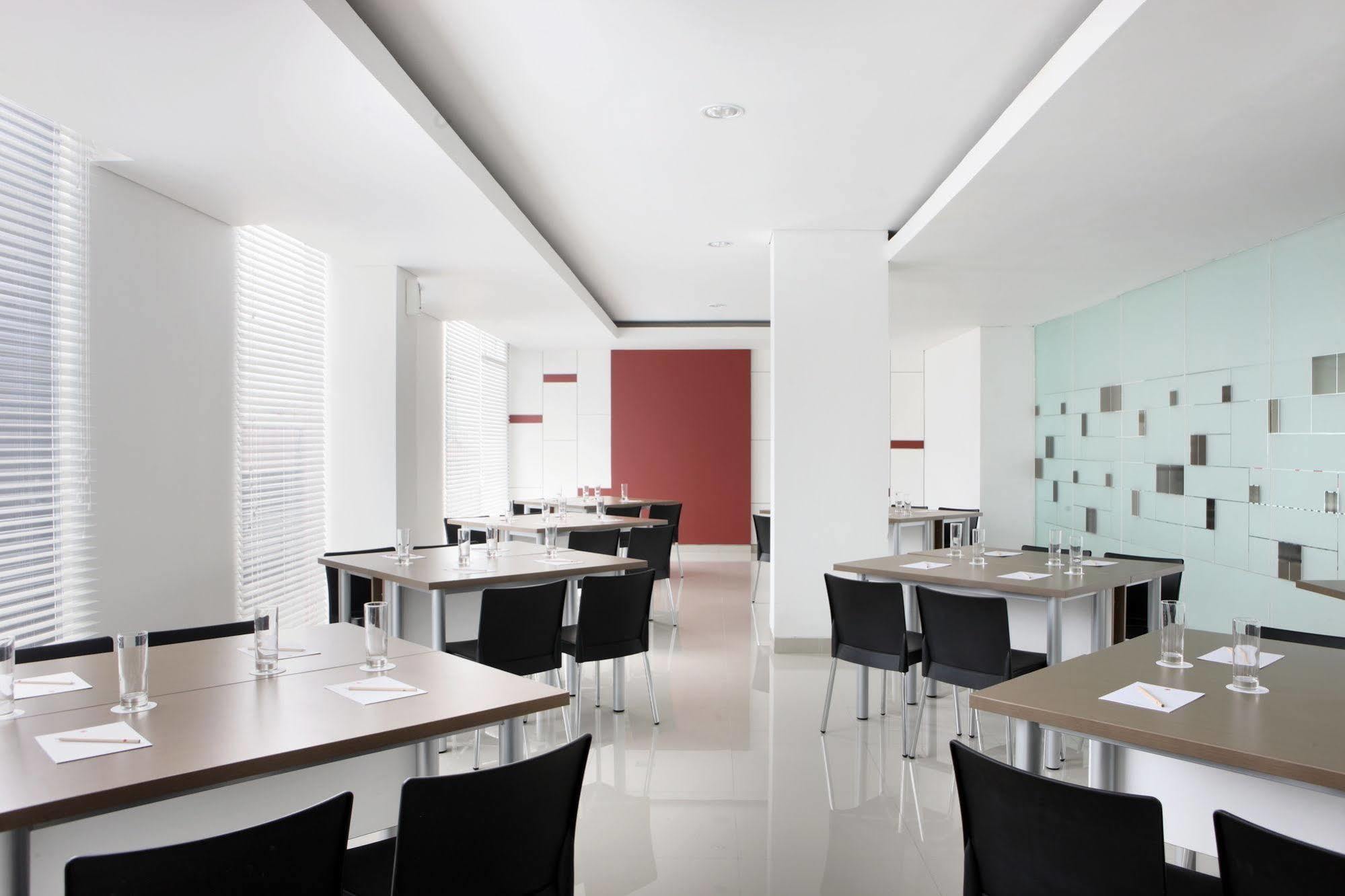Amaris Hotel Malang Zewnętrze zdjęcie